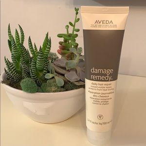 AVEDA  damage remedy daily hair repair